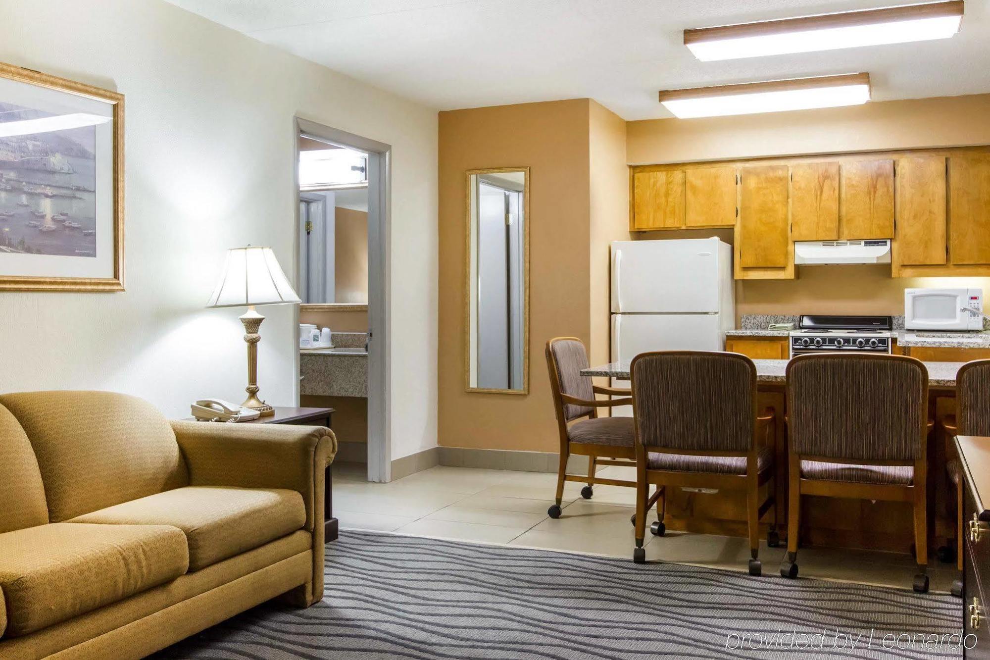 Executive Inn And Suites เอนเตอร์ไพรส์ ภายนอก รูปภาพ